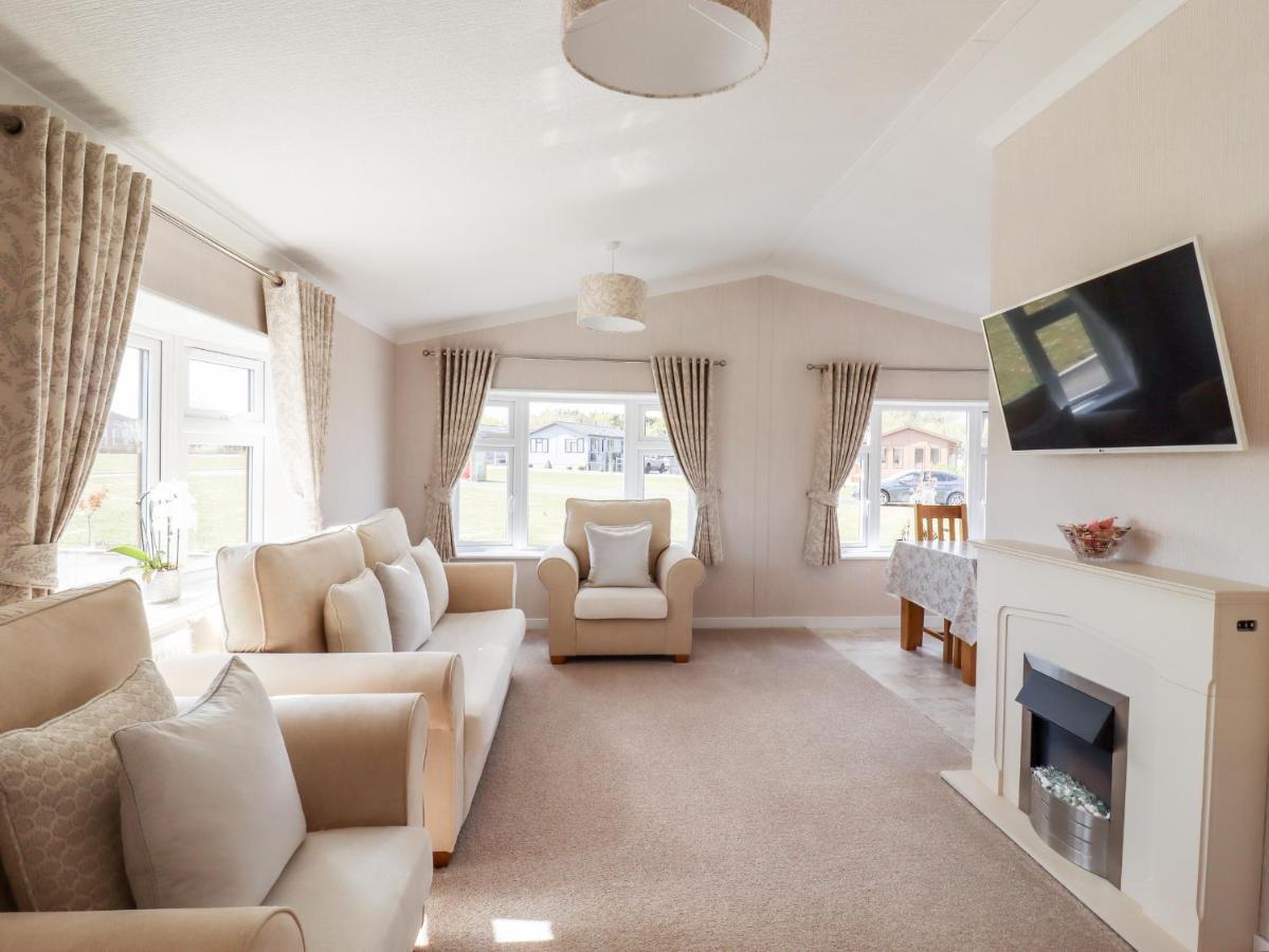 12 Bucklesham Park Villa Ipswich Dış mekan fotoğraf