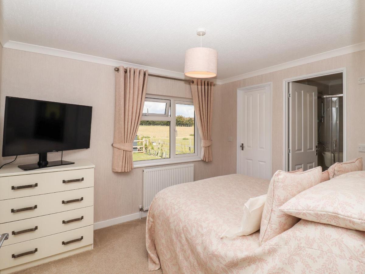 12 Bucklesham Park Villa Ipswich Dış mekan fotoğraf
